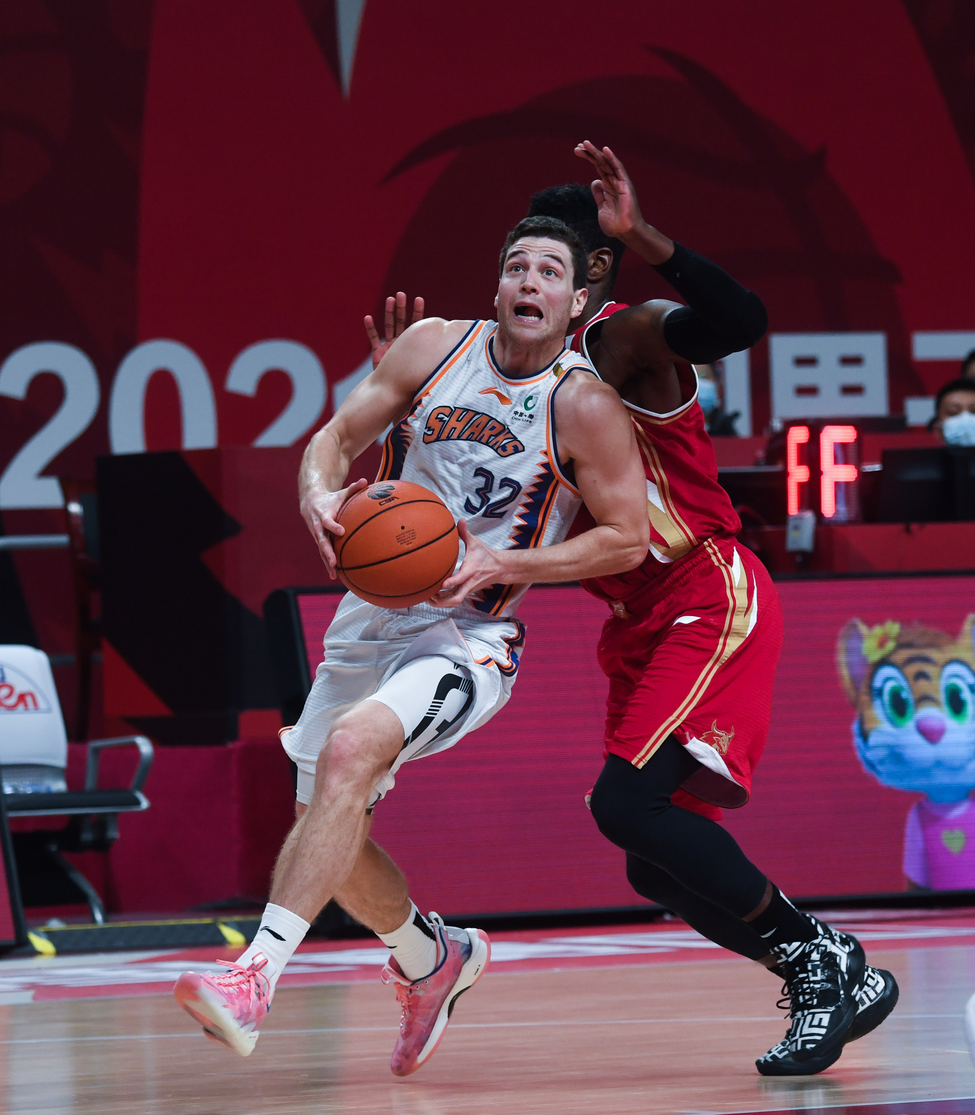 最激烈战斗!北京队在最后一分钟奋力反超,险胜上海!的简单介绍 最激烈战斗!北京队在最后一分钟奋力反超,险胜上海!的简单介绍